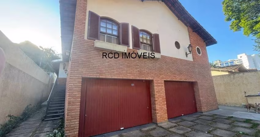Essa incrível casa de 485,00m2 está localizada na Vila São Francisco