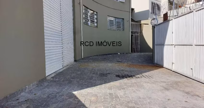 Prédio comercial no butantã: 424m² galpão em vão livre, pé direito 4,70m, edícula e dois apartamentos no piso superior (entradas independentes).