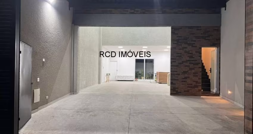 Galpão Comercial de Alto Padrão para Locação em São Paulo - Conjunto Residencial Butantã: 2 Salas, 3 Banheiros, 230m² de Área