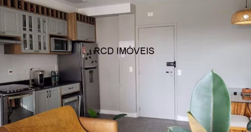Apartamento à venda em condomínio de luxo na Vila Yara, Osasco-SP: 2 quartos, 1 suíte, sala ampla e vaga de garagem!