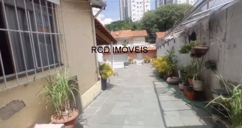 Casa térrea à venda no Jardim Bonfiglioli: 2 quartos, 1 banheiro, 64 m² de área construída, 3 vagas garagem. Ótima localização.