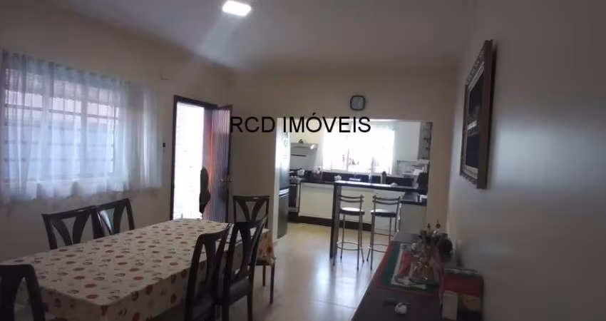 Casa à venda em São Paulo -SP,  bairro Jaguaré: 4 quartos, 2 salas, 2 vagas,  edícula, 255,00 m² de área.