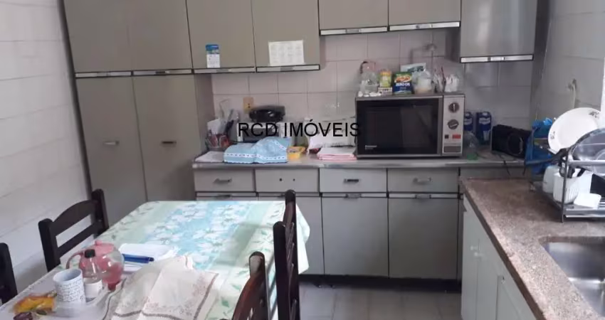 Casa terrea - terreno 11 frente com 275 metros - ótimo para investidor e construtores