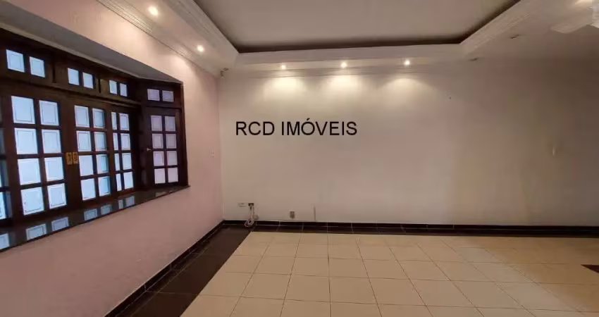 Casa / Sobrado à venda no Parque Ipê: 3 quartos (3 suítes), 5 banheiros, 2 vagas, quintal grande, churrasqueira, edícula, 176m²!
