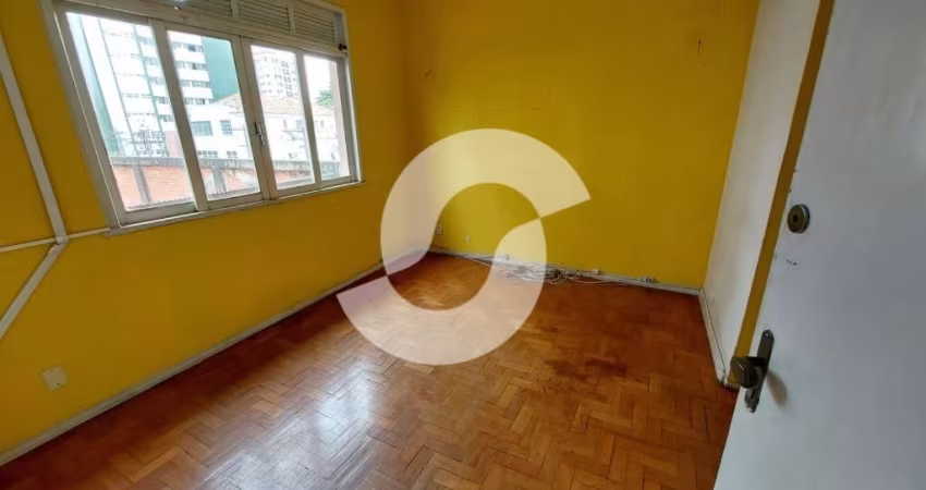 AMPLO APARTAMENTO DE 2 QUARTOS NO CENTRO DE NITERÓI
