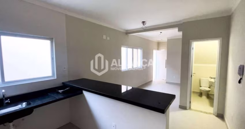 Sobrado com 3 dormitórios à venda, 135 m² por R$ 830.000,00 - Marapé - Santos/SP