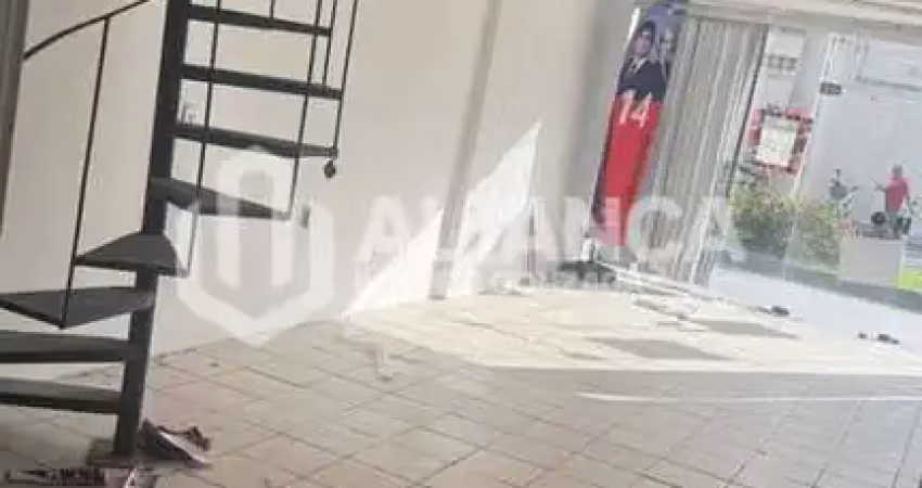 Ponto comercial para alugar na Praça Dom Idílio José Soares, Centro, Santos