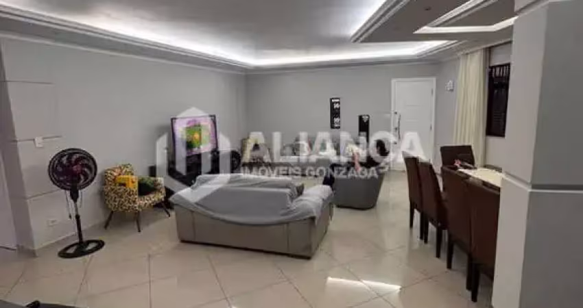 Casa à venda na Rua Professor Carlos Escobar, Ponta da Praia, Santos