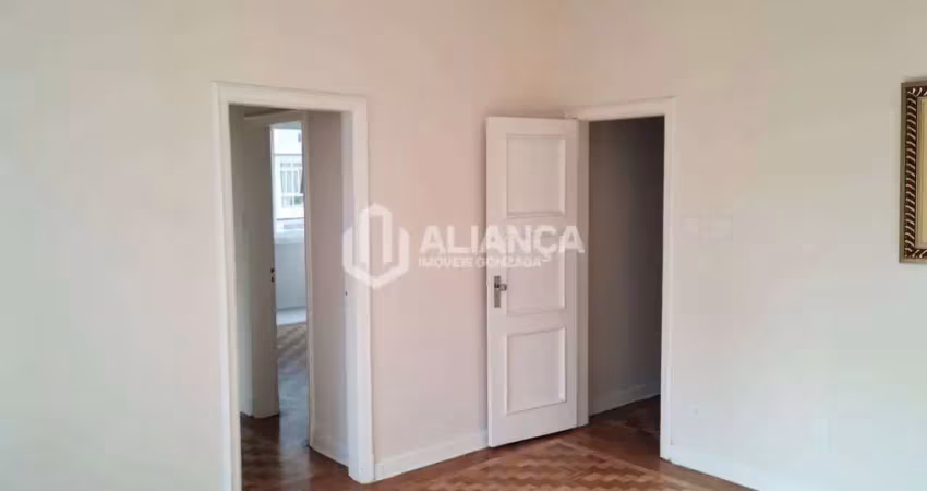 Apartamento de 2 quartos, lateral com vista lateral para o mar