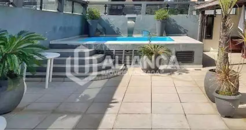 Cobertura duplex, 360m². 4 quartos, sendo 2 suítes. piscina e churrasqueira