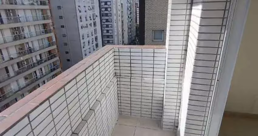 Sala living dividida no gonzaga com varanda e garagem coletiva
