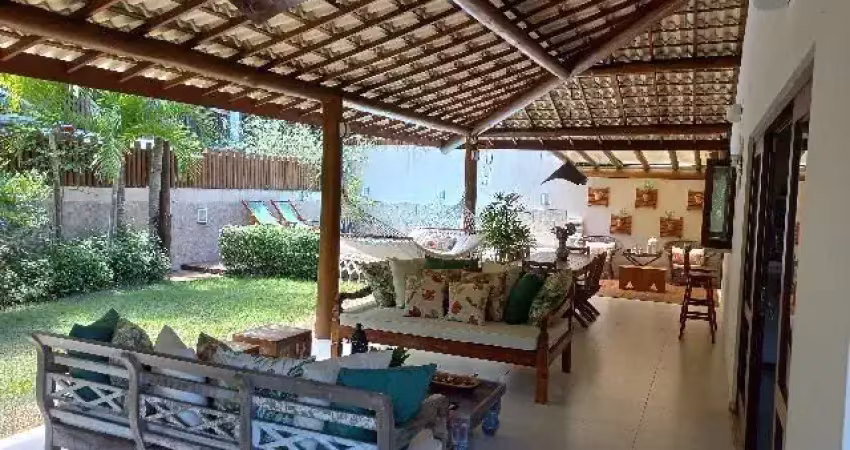 Casa duplex 4/4 sendo 3 suítes e 3 vagas