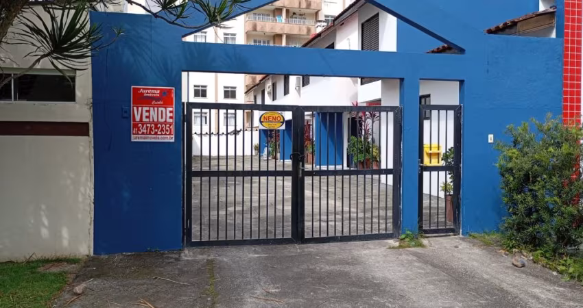 TRIPLEX EM EXCELENTE LOCALIZAÇÃO