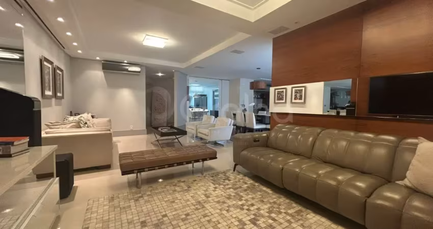 Apartamento com 3 quartos à venda na Rua Esteves Júnior, 583, Centro, Florianópolis