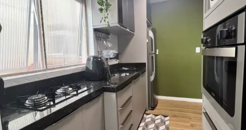 Apartamento à venda em coqueiros – 2 dormitórios, reformado e pronto para morar