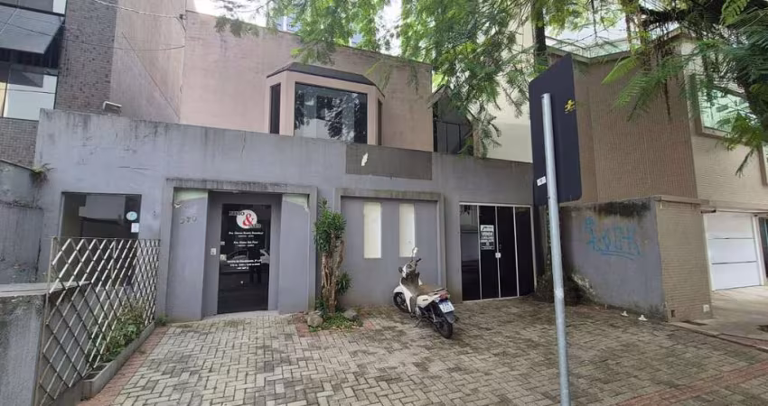 &amp;#127970; Casa Comercial – Centro de Balneário Camboriú/SC