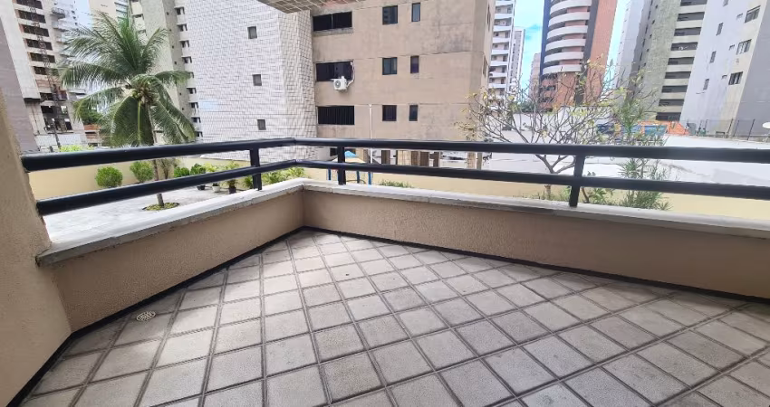 Apartamento de alto Padrão com 113m2 e 03 suítes próximo a praia