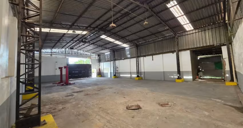 Excelente galpão com pé direito  alto, 450m2 - whatsapp 929 8144-1596