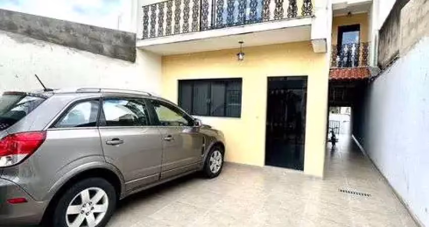 Casa para venda possui 120 metros quadrados com 3 quartos sendo 1 suíte