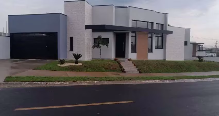 Casa para venda com 153 metros quadrados com 3 quartos sendo 1 suite
