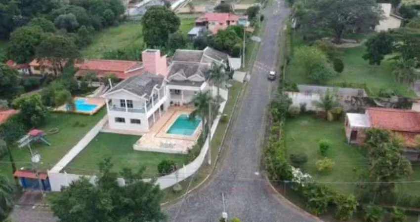 Casa de condomínio para venda com 517 metros quadrados com 5 quartos sendo 2 suites