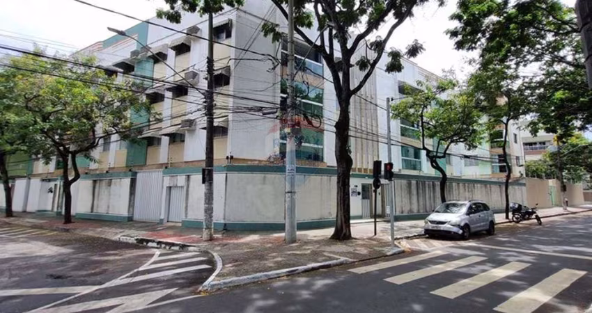 Apartamento à venda em Jardim da Penha, com 3 quartos, suíte, piscina e  varanda.