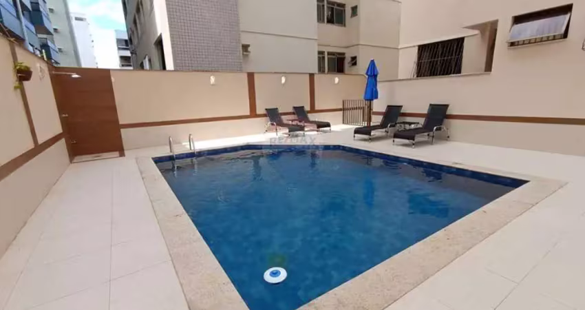 Apartamento de 3 quartos, 3 banheiros, 1 suite, 2 vagas de garagem, vista pro mar na quadra da praia e condominio com area de lazer em jardim camburi