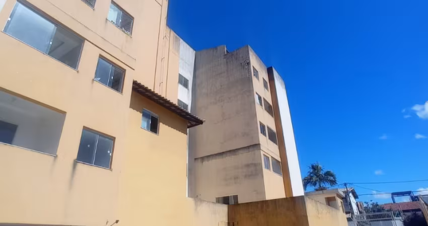 Excelente Apartamento 2/4 com Suíte no Centro de Lauro de Freitas – Completo e Pronto para Morar!