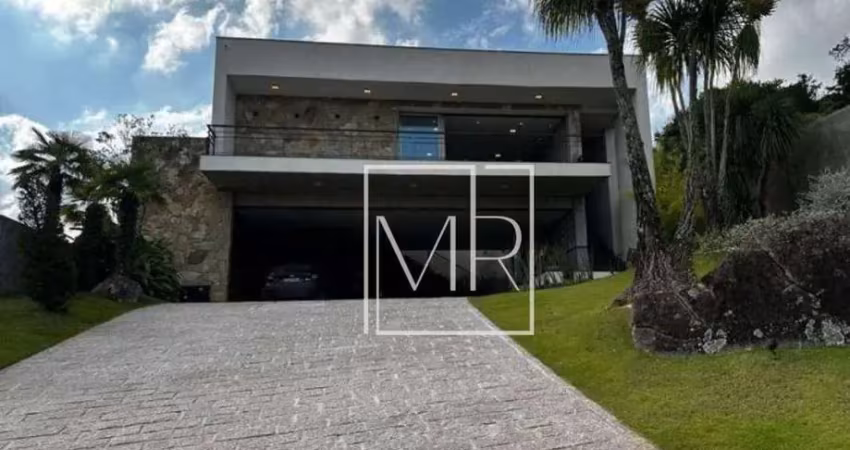 Casa de alto padrão com 3 suítes com 550m², no valor R$R$ 4.900.000,00 no Condominio Porto Atibaia/Atibaia-SP.