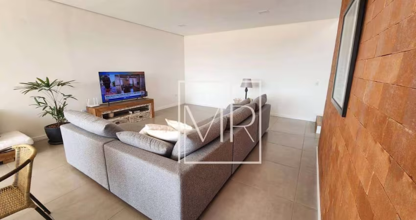 Casa com 3 dormitórios, com 260 m² por R$ 1.500.000,00 em Bom Jesus dos Perdões.