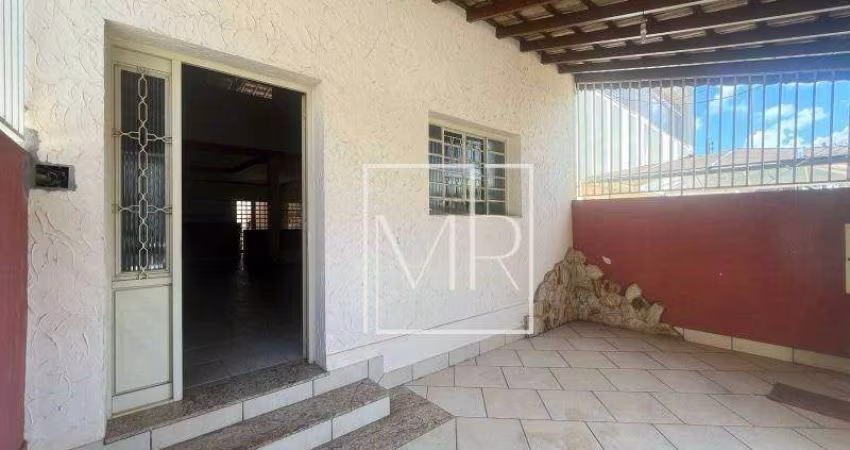 Casa com 4 dormitórios à venda, 136 m² por R$ 750.000,00 - Centro - Atibaia/SP