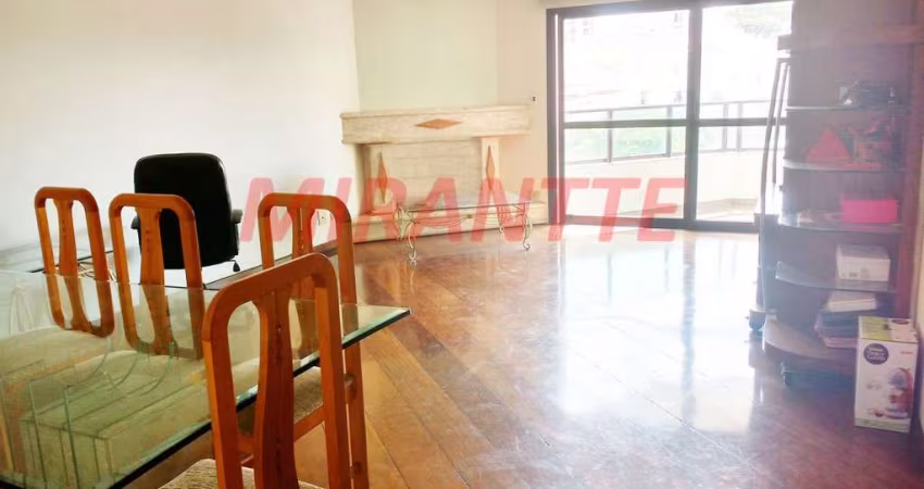 Apartamento de 158m² com 4 quartos em Água Fria