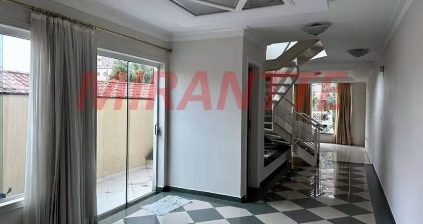 Sobrado de 225m² com 3 quartos em Santana