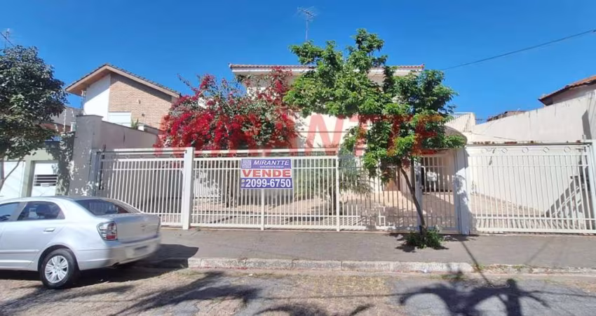 Sobrado de 252m² com 4 quartos em Tremembe