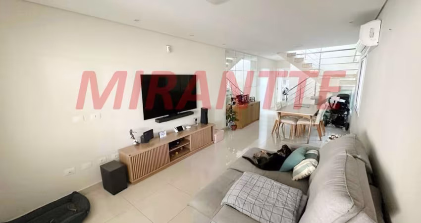 Sobrado de 148m² com 3 quartos em Água Fria