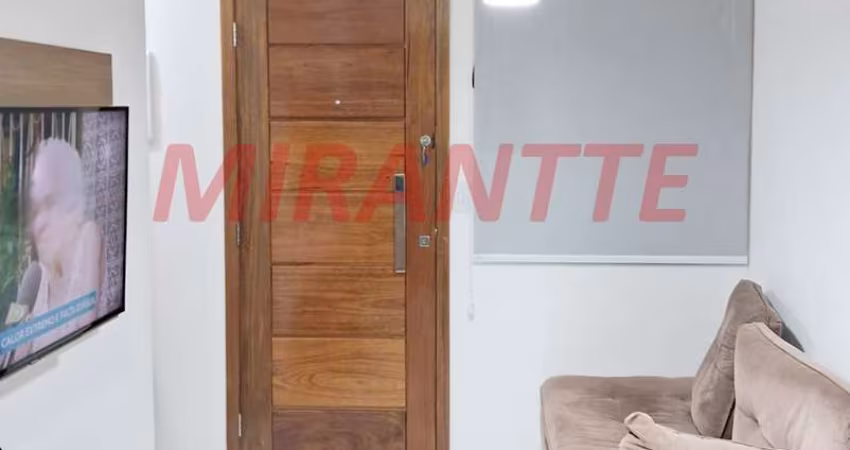 Cond. fechado de 50m² com 2 quartos em Vila Nivi