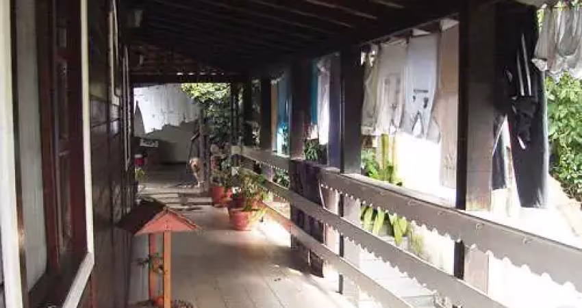 Sobrado de 350m² com 4 quartos em serra da cantareira