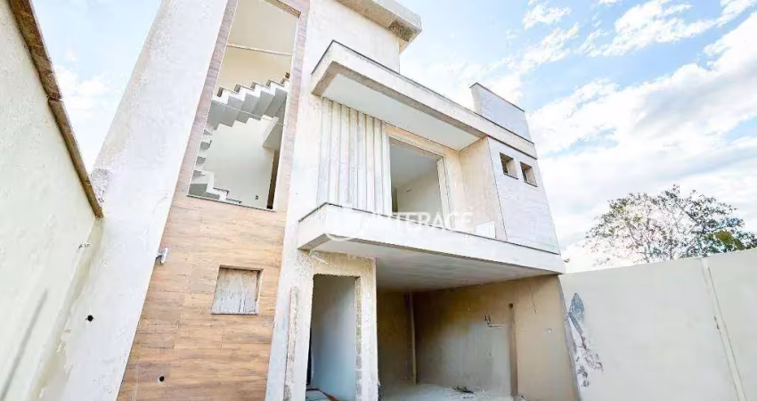 Sobrado com 3 quartos à venda, 149 m² por R$ 950.000 - Capão Raso - Curitiba/PR