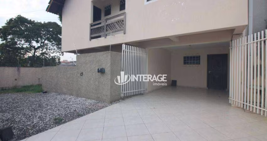 Sobrado com 4 Quartos para alugar, 330 m² por R$ 4.645/mês - Fazendinha - Curitiba/PR