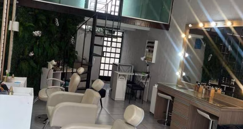 Alugo Loja 60m2 com banheiro na Av. Principal, ao lado da Drogaria Araujo