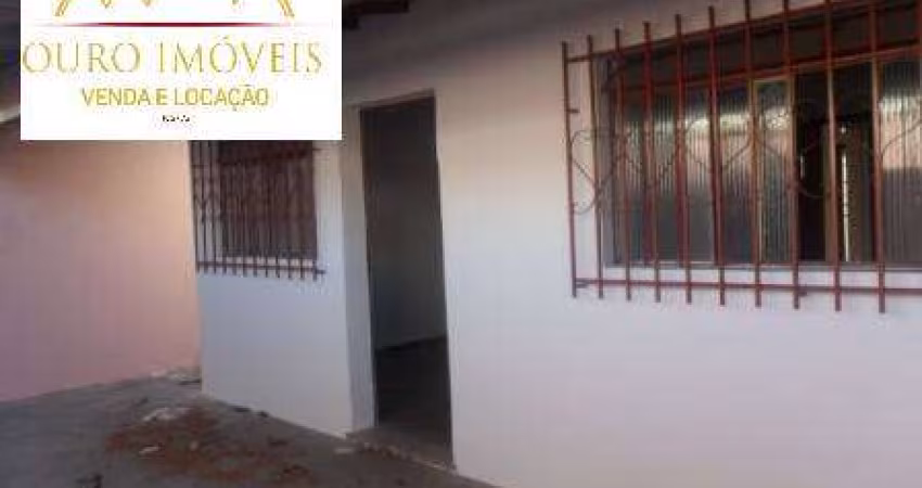 Casa de 03 quartos, sala, cozinha grande ponto nobre