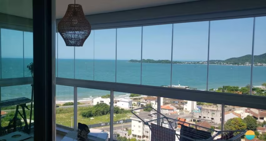 Apartamento finamente mobiliado no Velutti Home Club, com 3 dormitórios aprox. 60m da praia. Ref. 207