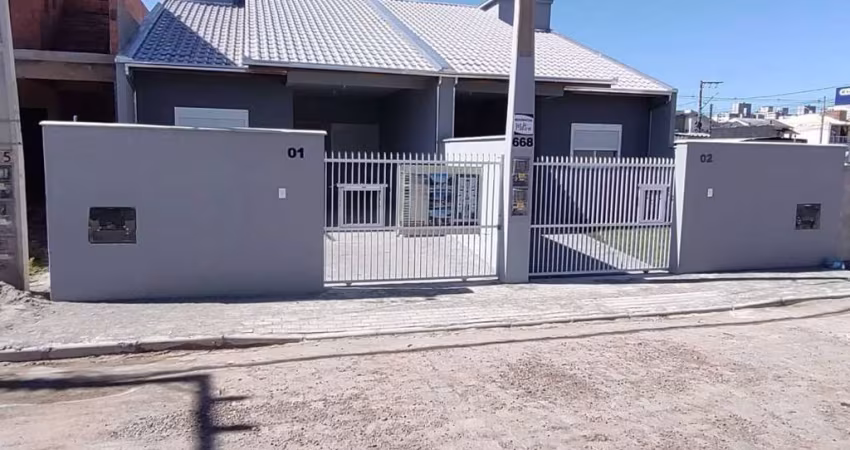 Geminado Para Vender com 3 quartos, sendo 1 suíte aprox. 700m da praia de Balneário Piçarras - SC. Ref. 363