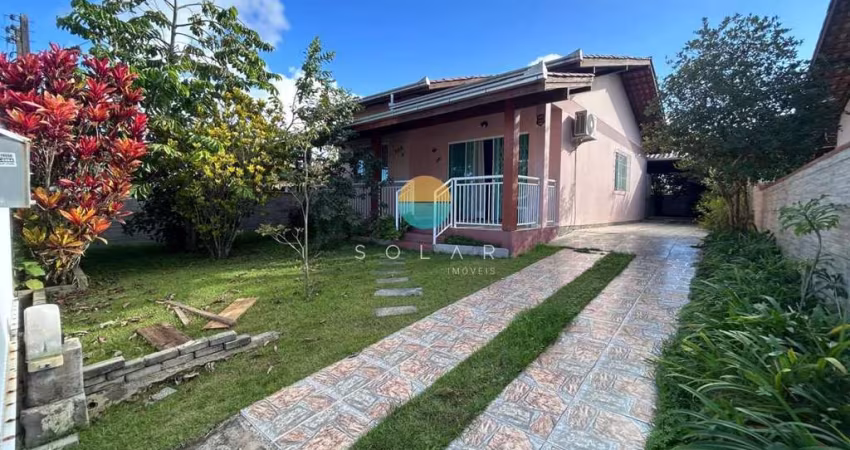 Casa à venda com terreno surpreendente mais Kitinete de 25m² no Centro de Penha/SC. Ref.498