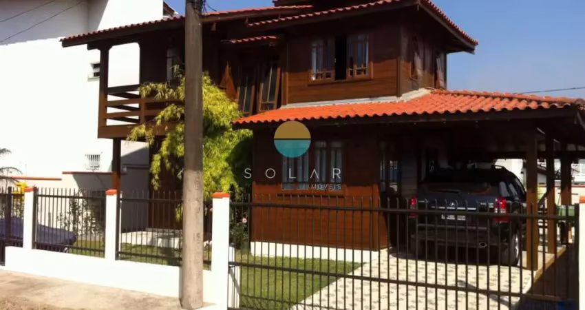 Casa mista semi mobiliada com alma de praia! com 3 dormitórios, 110m² pertinho do mar! na praia da armação em penha / sc. ref.508