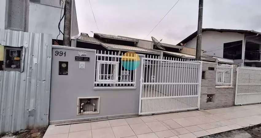 Geminado de 76m² semi mobiliado com 2 dormitórios no bairro gravatá em navegantes / sc. ref.516