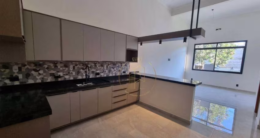 Casa térrea com 3 suítes com closets no Condomínio Pinheiro de Tremembe