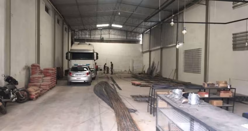galpao de 410 metros no centro de ibirite