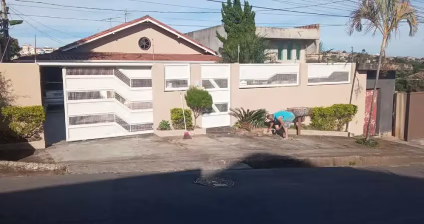 Casa com 3 quartos à venda no Jardim Monsenhor Horta - 2ª Seção, Ibirité 