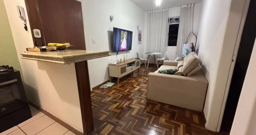 Apartamento á venda no Milionários em Prédio individual